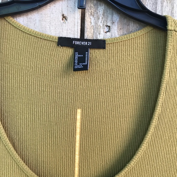 Forever21 robbed plive green dress - Picture 3 of 3